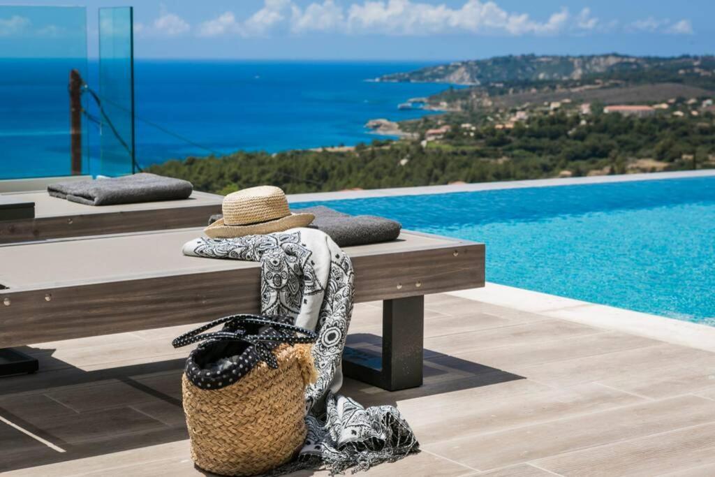 Color Villas-New Villa Green At Trapezaki With Private Pool Mousata Zewnętrze zdjęcie