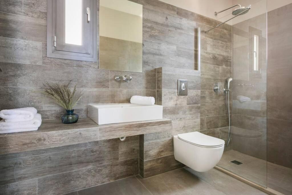 Color Villas-New Villa Green At Trapezaki With Private Pool Mousata Zewnętrze zdjęcie